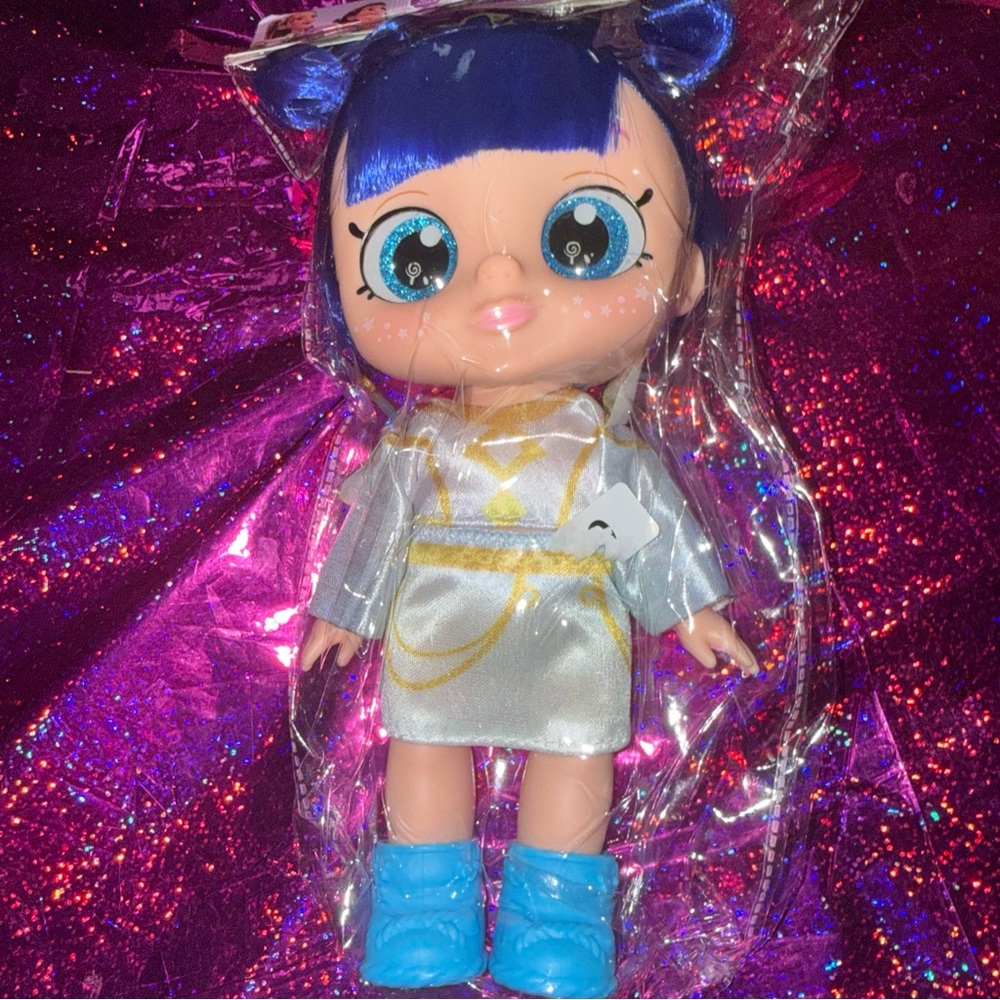 CLONE K POP -Haired Doll with Silver Outfit